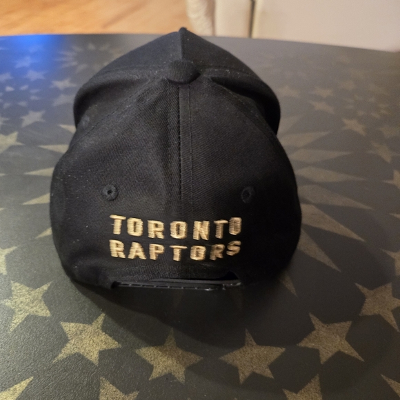 Youth Toronto Raptors hat - Picture 5 of 9